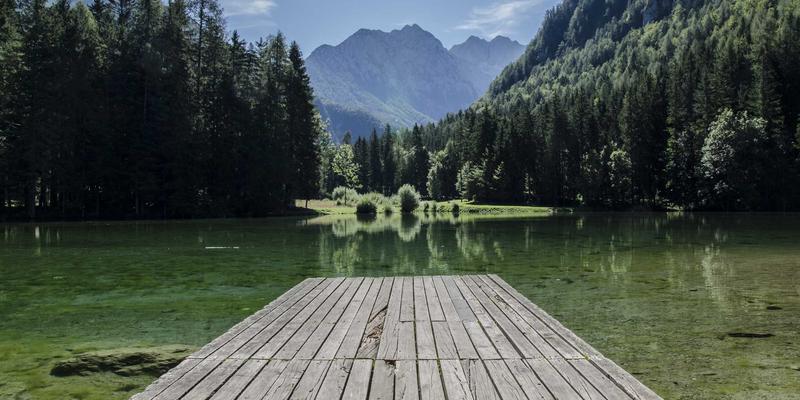 AR镀膜玻璃：GLS Glass定制玻璃如何通过减反射技术重塑博物馆展柜与高端画框的视觉体验