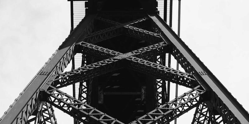 从建筑玻璃到深加工制品:探索玻璃产品的无限可能